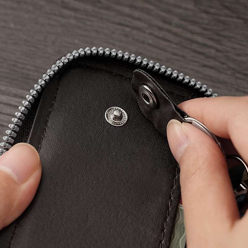 キーケース　メンズ 本革製 上質スマートキーケース